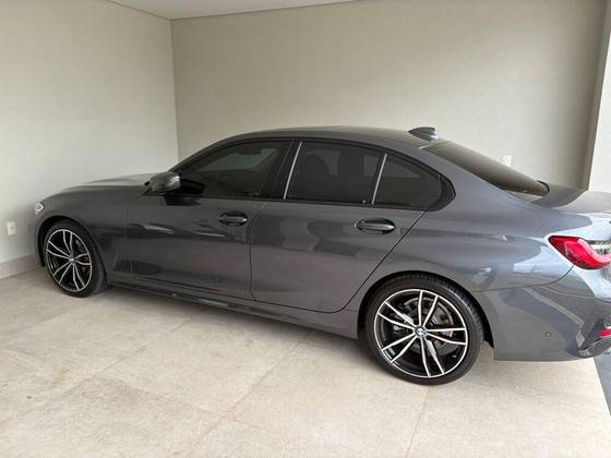 BMW 320i 2.0 16V TURBO GASOLINA SPORT AUTOMÁTICO BMW 320i 2.0 16V TURBO GASOLINA SPORT AUTOMÁTICO